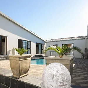 le-blue-guest-house.port-elizabeth-hotel.com/